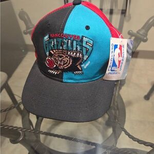 NWT Vancouver grizzlies starter hat